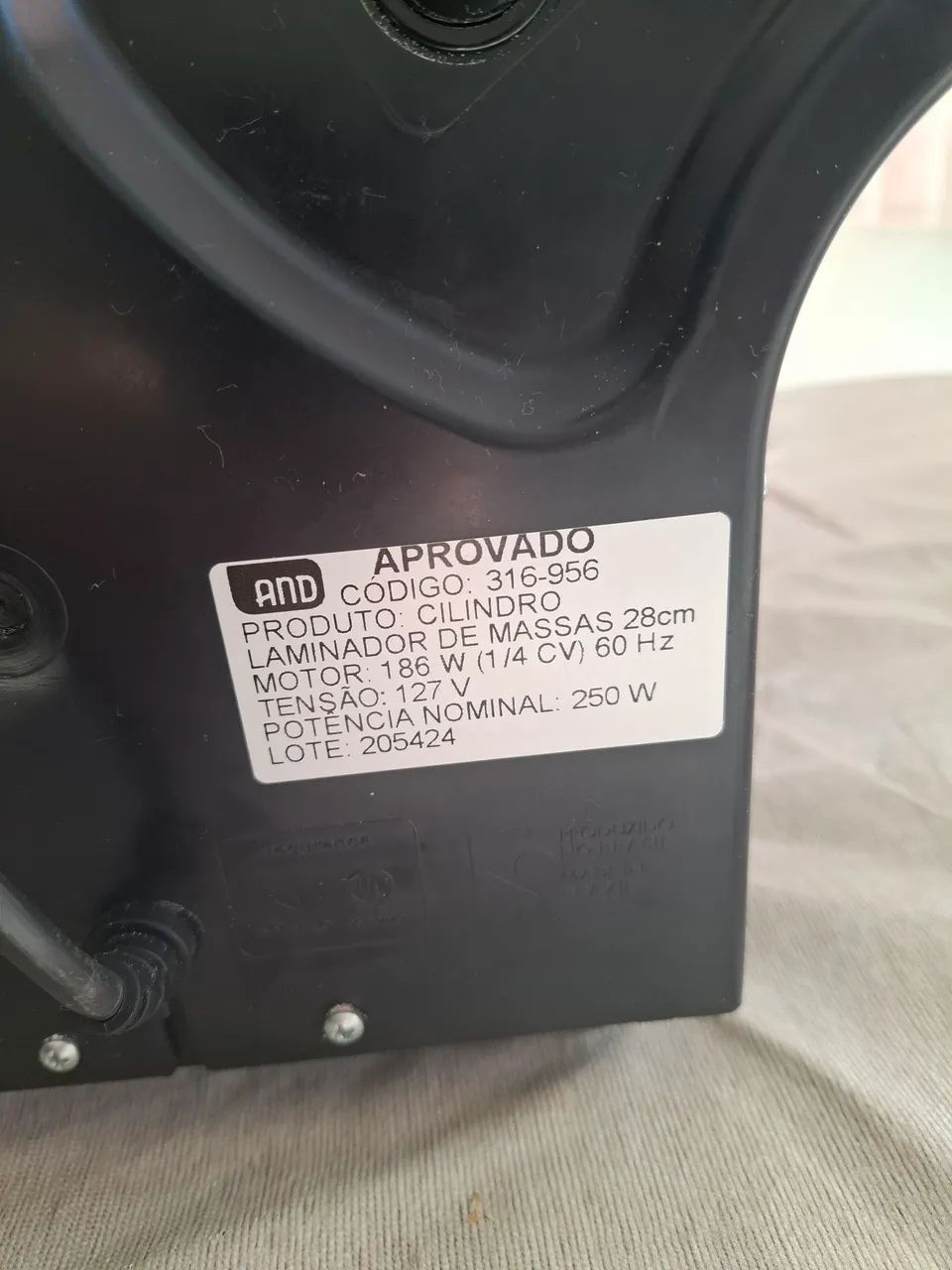 Cilindro Laminador de Massas Elétrico AND Pro 28cm - Foto 6