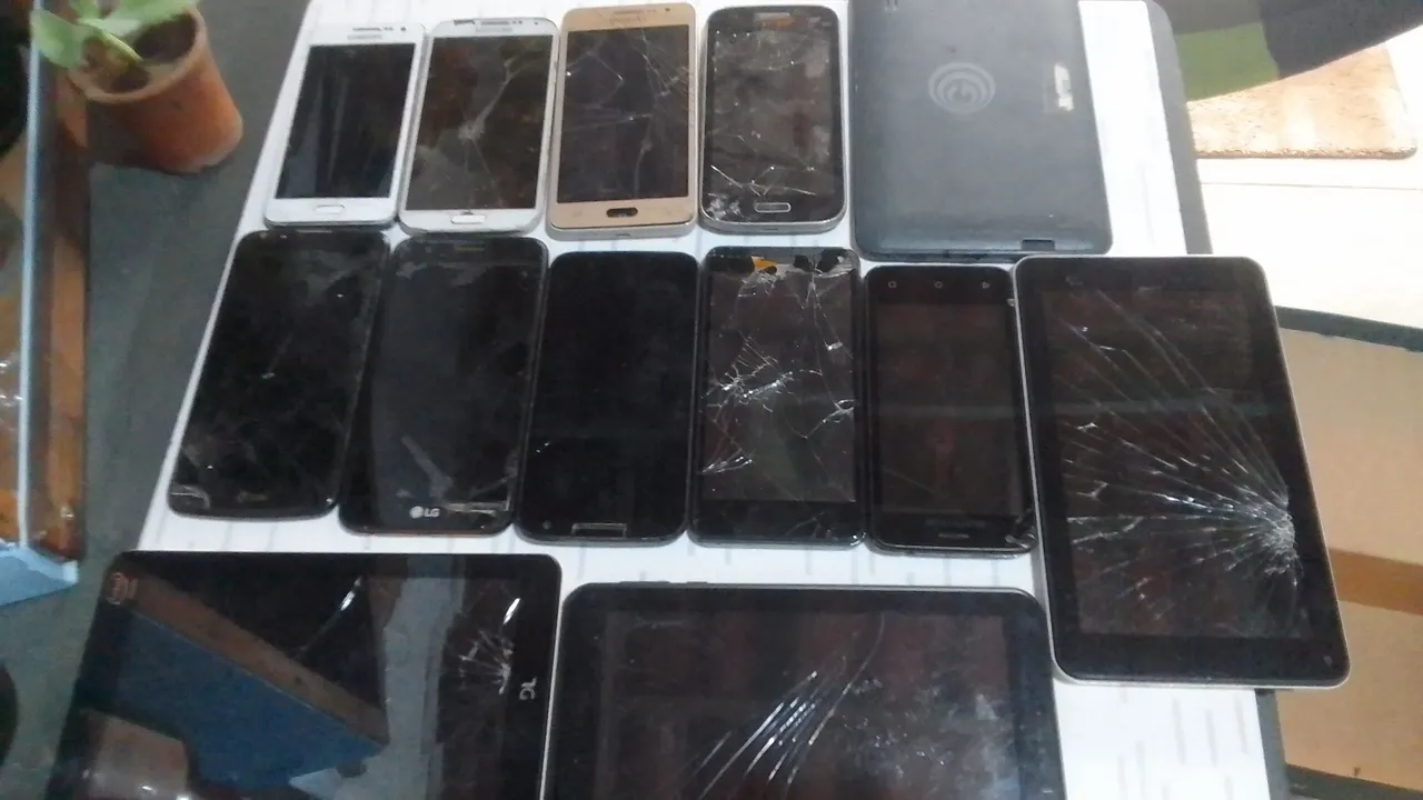 Lote de celulares e tablets