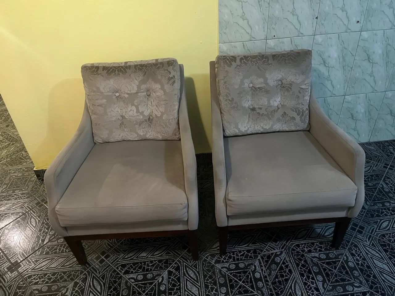 Jogo de poltronas com almofada removível em pereritas condições  - Foto 5