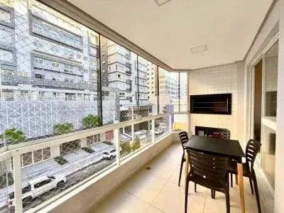 Apartamento de 02 dormitórios com sacada separada de frente no bairro navegantes