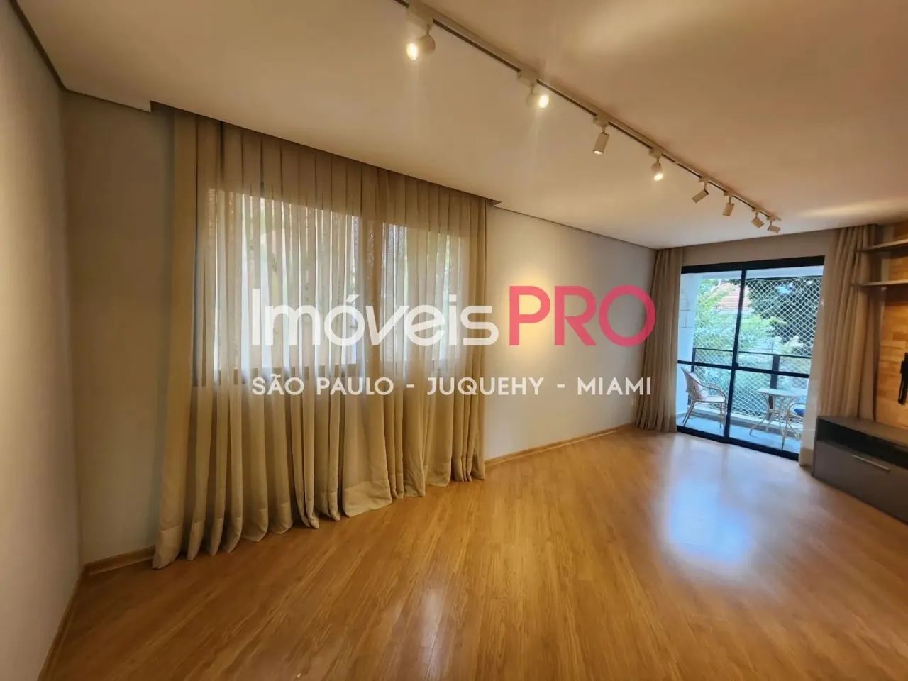 Apartamento reformado para alugar em Moema com 2 suites e 2 vagas proximo ao Metro - Foto 2