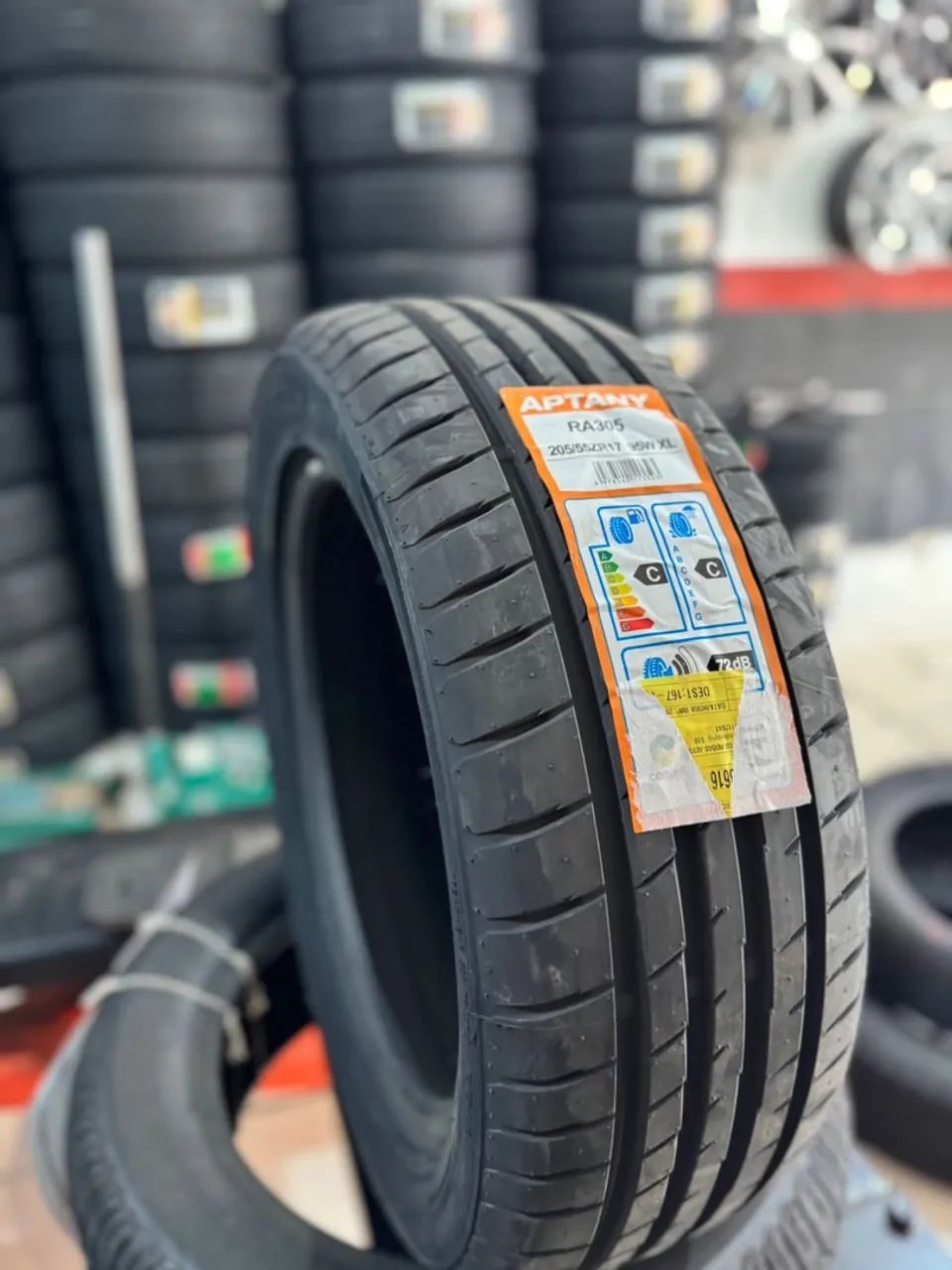 ジャンヌ　FA-R-0085 #17号 Pneu Aptany RA305 205/55ZR17 95W XL - Peças para carros, vans e