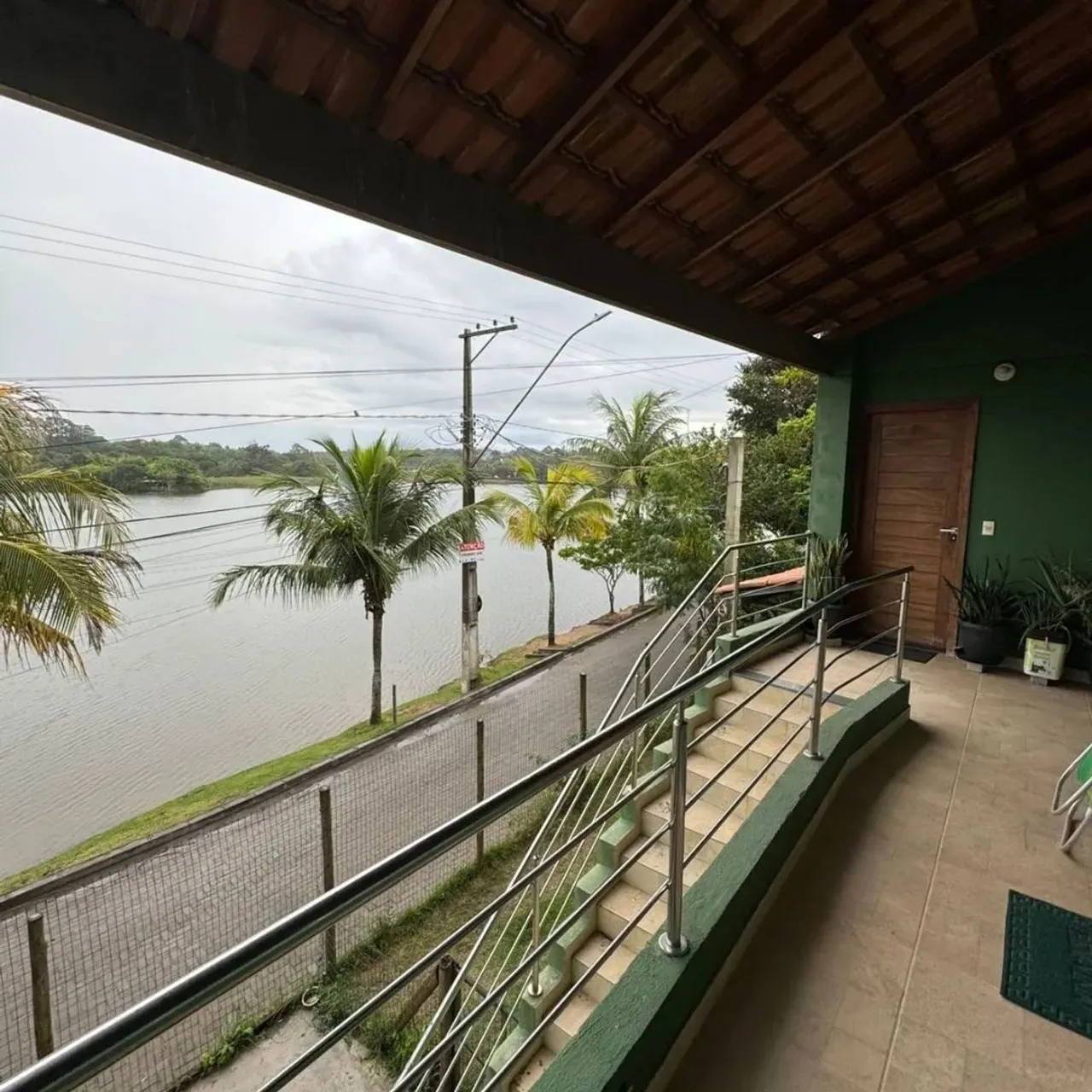 CASA MOBILADA 2 ANDARES COM VISTA LINDA PARA LAGOA
