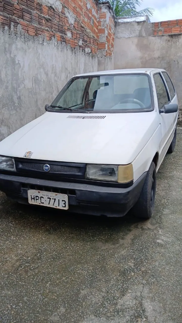 Carro fiat uno