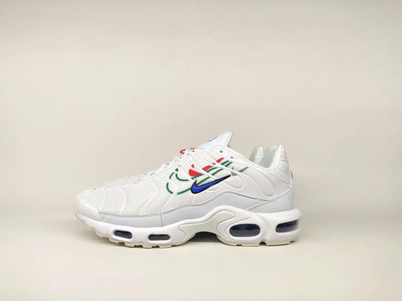 Oferta Limitada Tênis Nike Air Max Plus Branco - Foto 3