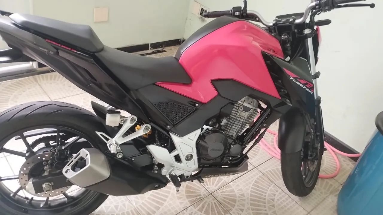Cb 300F 2023  - Foto 4