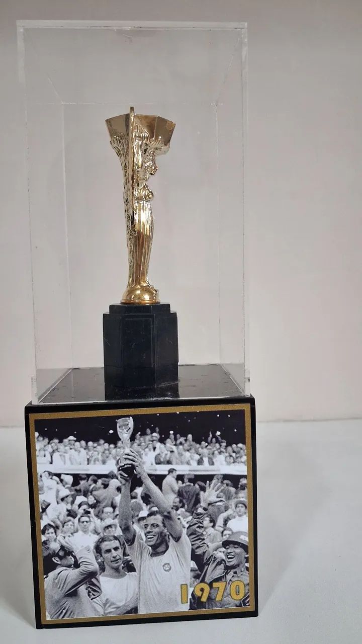 Taça Troféu Jules Rimet. Copa do Mundo 1970 - Foto 2