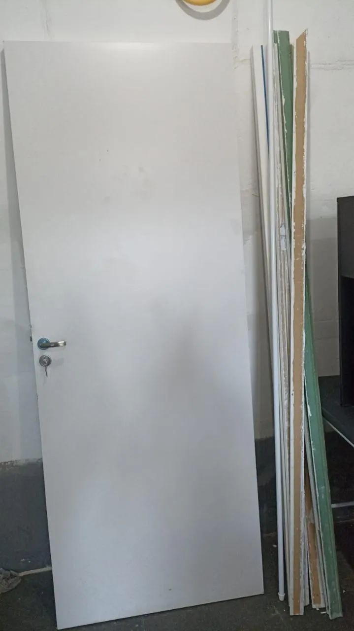 Vende-se porte 2.10x 80 nova 