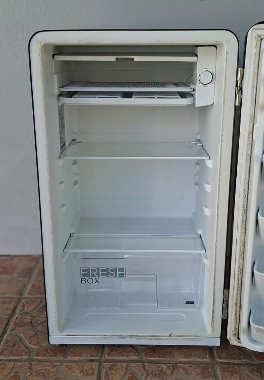 Frigobar Midea Retrô 95L 220V | Pouco Uso | A++ - Foto 3