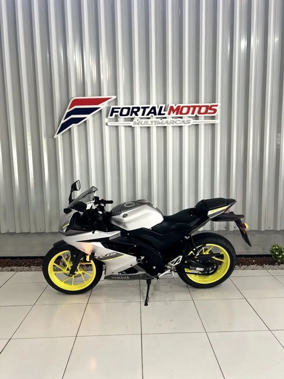 Yamaha R 15 2024 - Foto 2