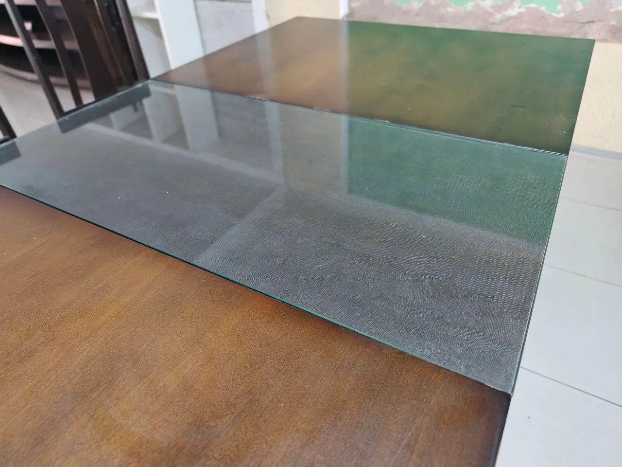 Mesa em madeira maciça 8 lugares  - Foto 5