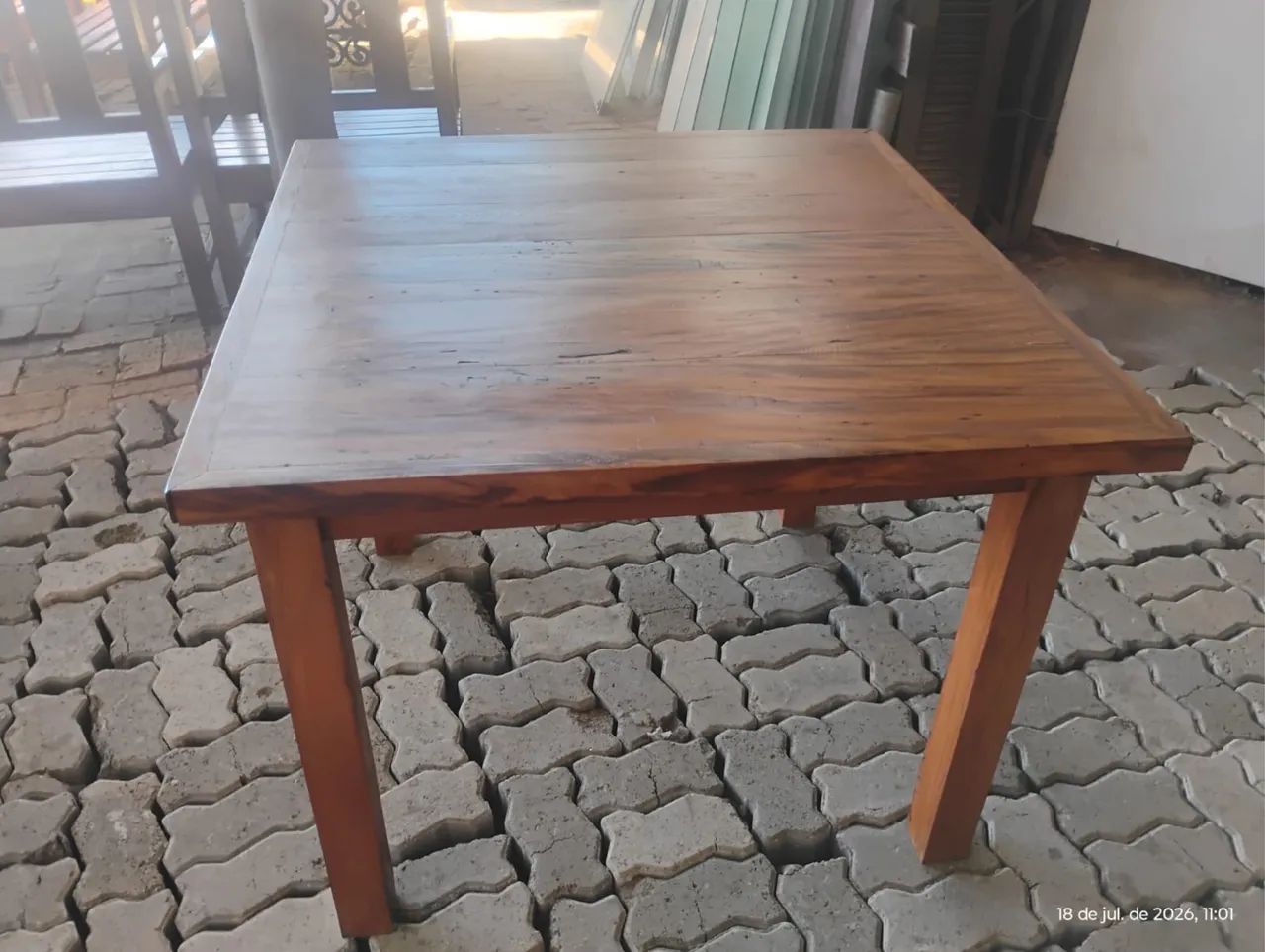 Mesa rústica de peroba rosa com cadeiras nova  - Foto 3
