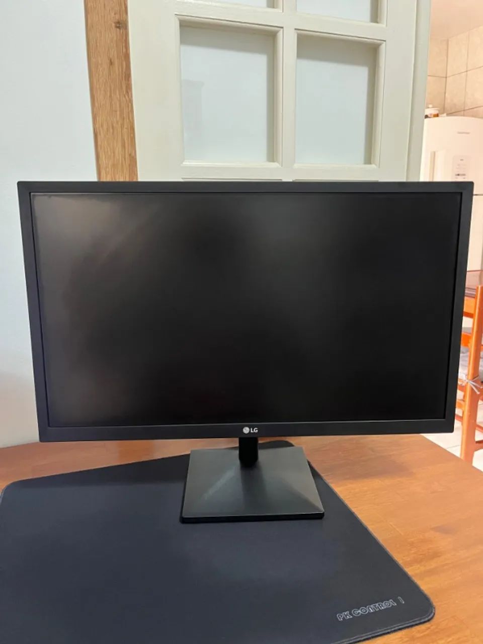 Monitor LG FullHD IPS 24 polegadas.