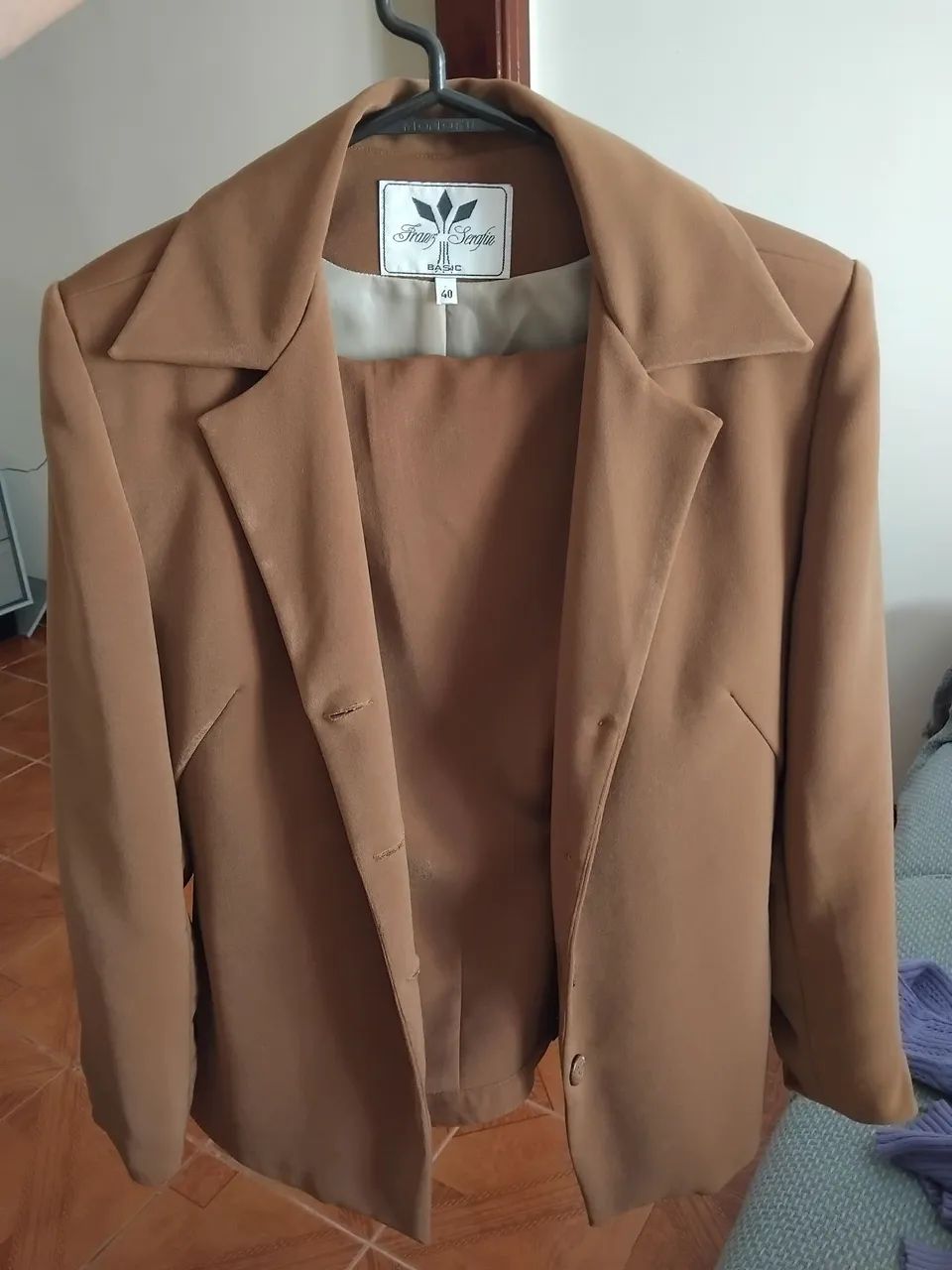 Conjunto feminino calça e blazer de poliéster  - Foto 4