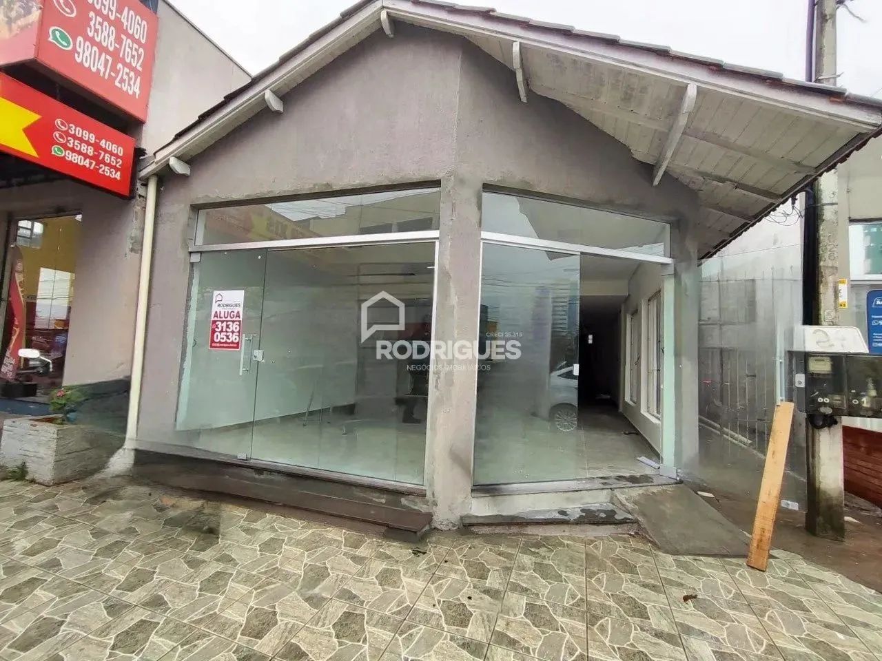 Loja Comercial para Locação - 148m² em Localização Estratégica na Av. Feitoria