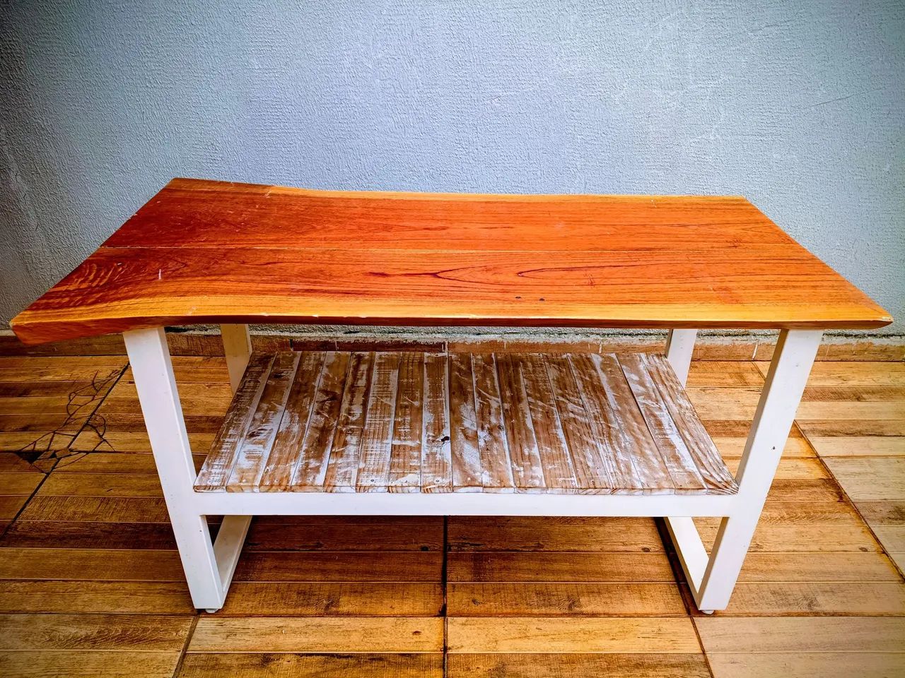 Mesa Rústica de Cedro, Comp.(1,54) Larg.(0,81) Alt.(0,91)