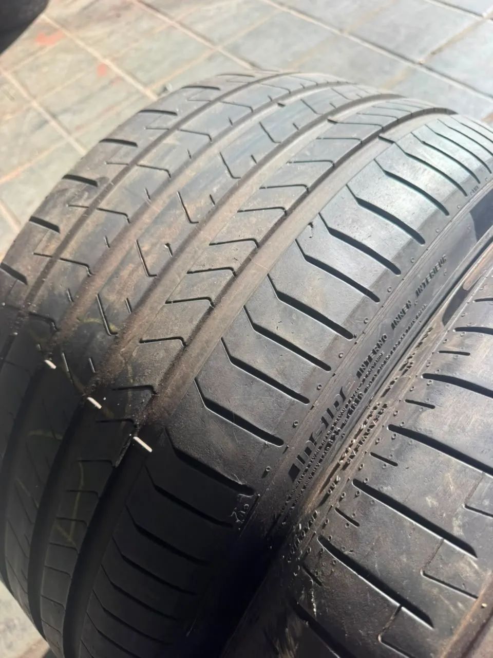 285/30-22 Pirelli  - Foto 2