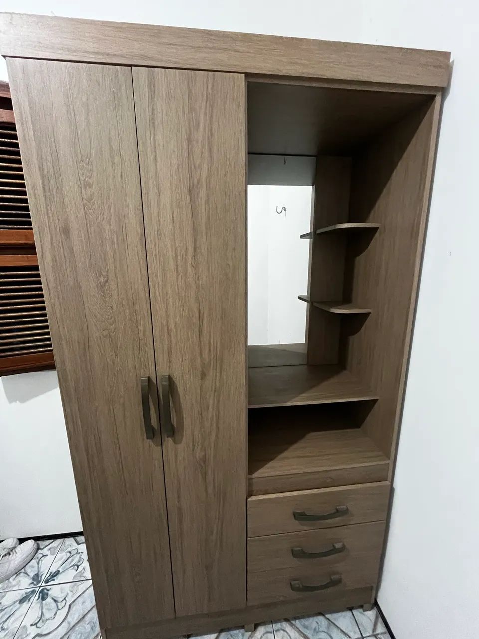 Guarda roupa com penteadeira 