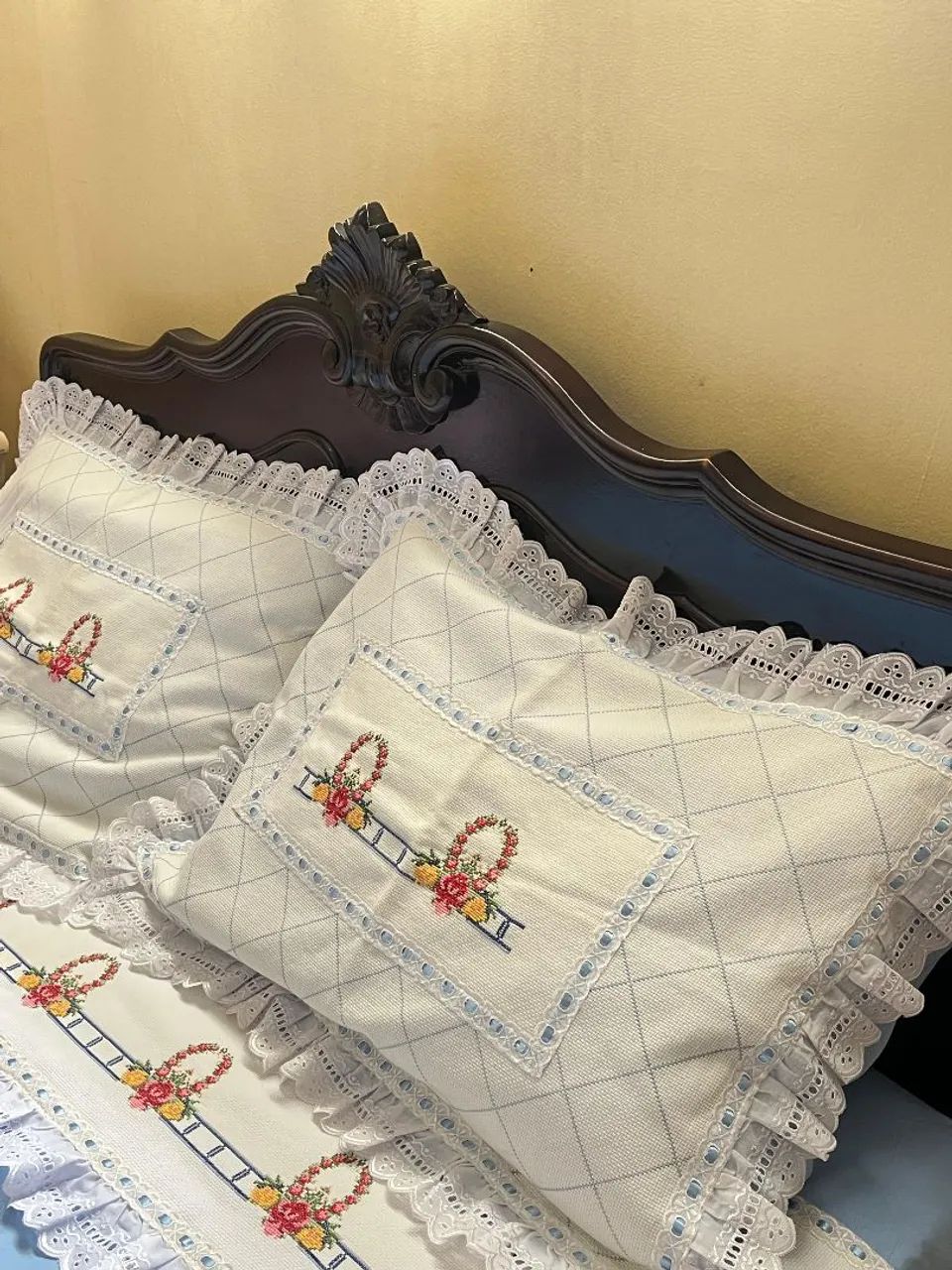 Cama Artesanal Clássica em Madeira Maciça - Foto 2