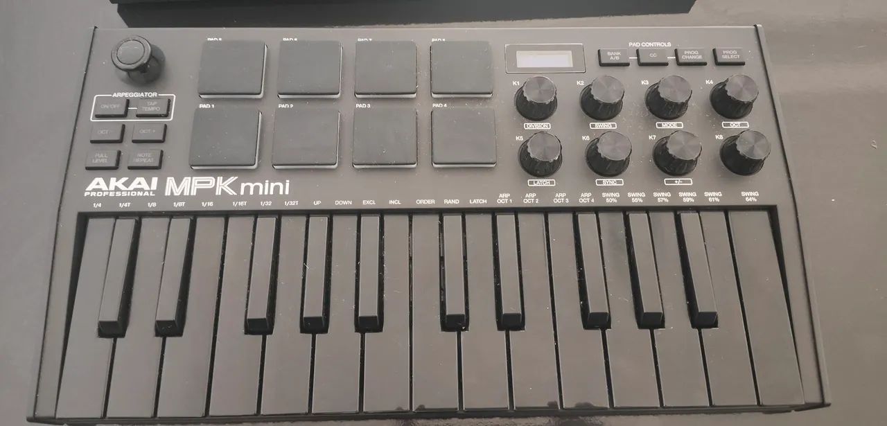 Akai MPK3 Profissional - Controlador de Teclado MIDI