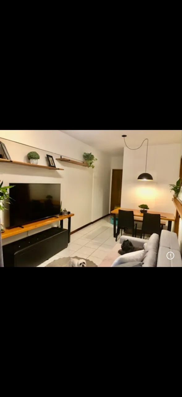 Mesa, banco e aparador em madeira maciça 