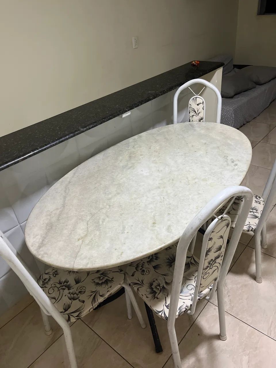 MESA MÁRMORE 4 cadeiras 