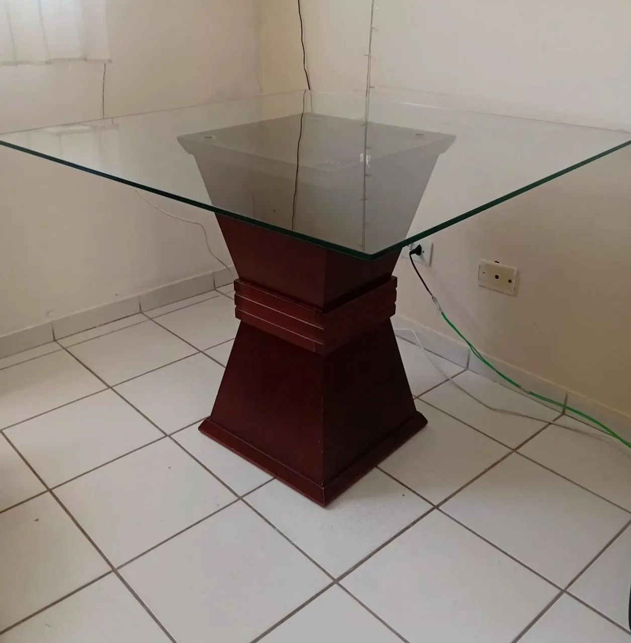 Mesa com 4 cadeiras