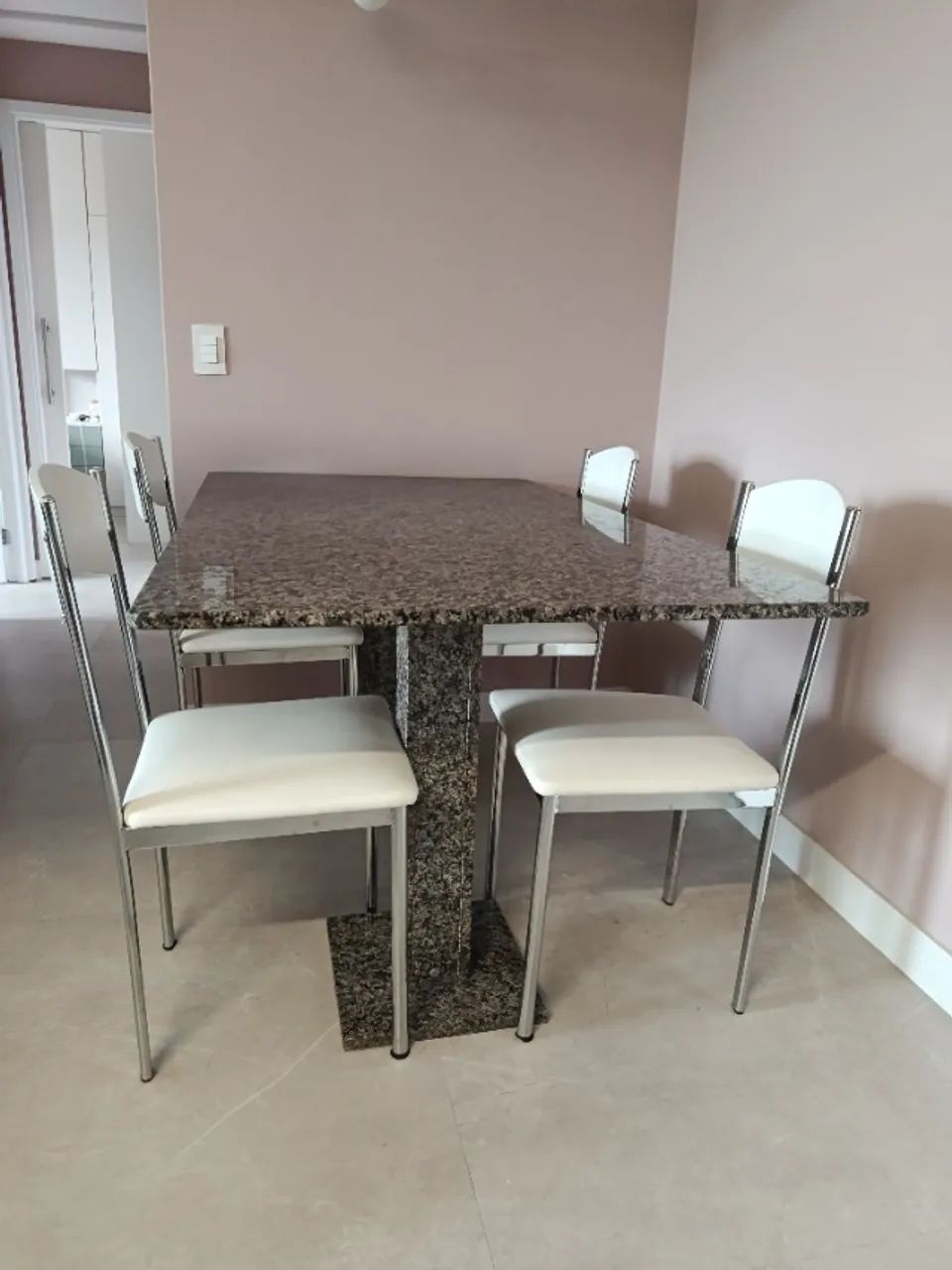Mesa jantar com 4 cadeiras. - Foto 3