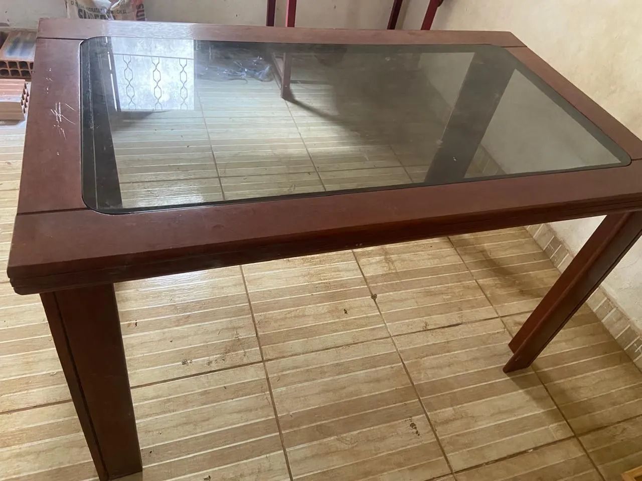 Mesa madeira com vidro