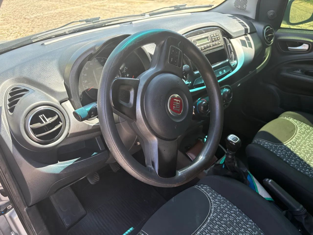 Fiat Uno Evolution 1.4 Fire Flex 8V 5P 2015 - Foto 5