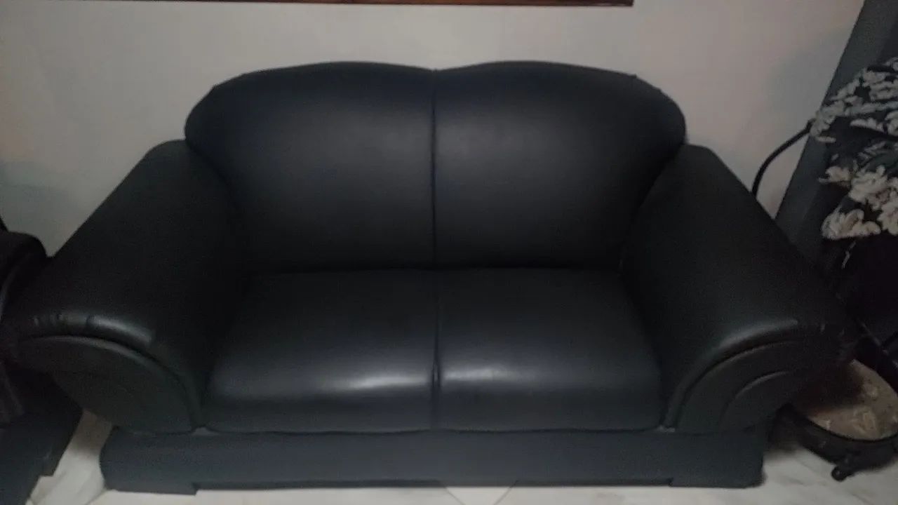 Sofá com 2 lugares de madeira