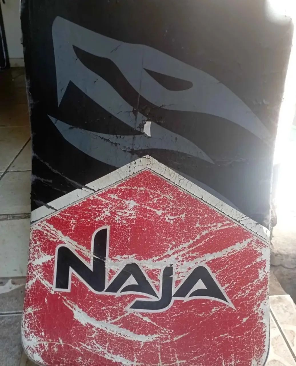 Aparador de chute e soco Naja 