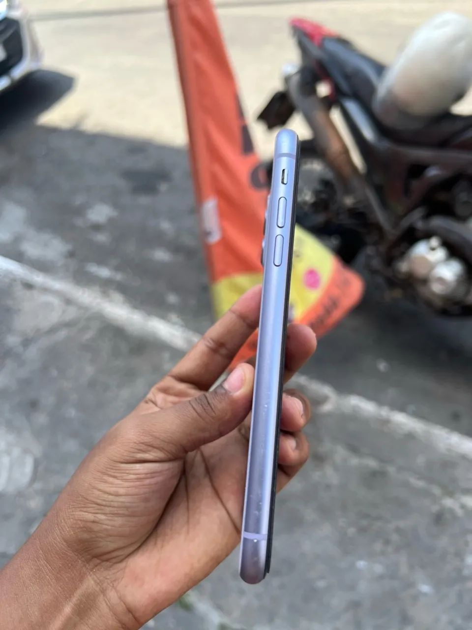 VENDO IPHONE 11 LILÁS  - Foto 4