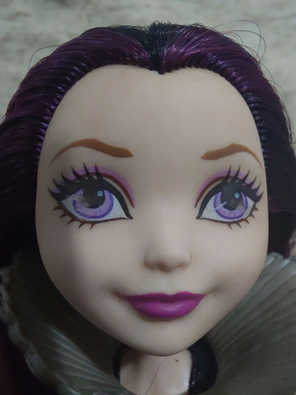 Boneca ever after high com defeito  - Foto 4