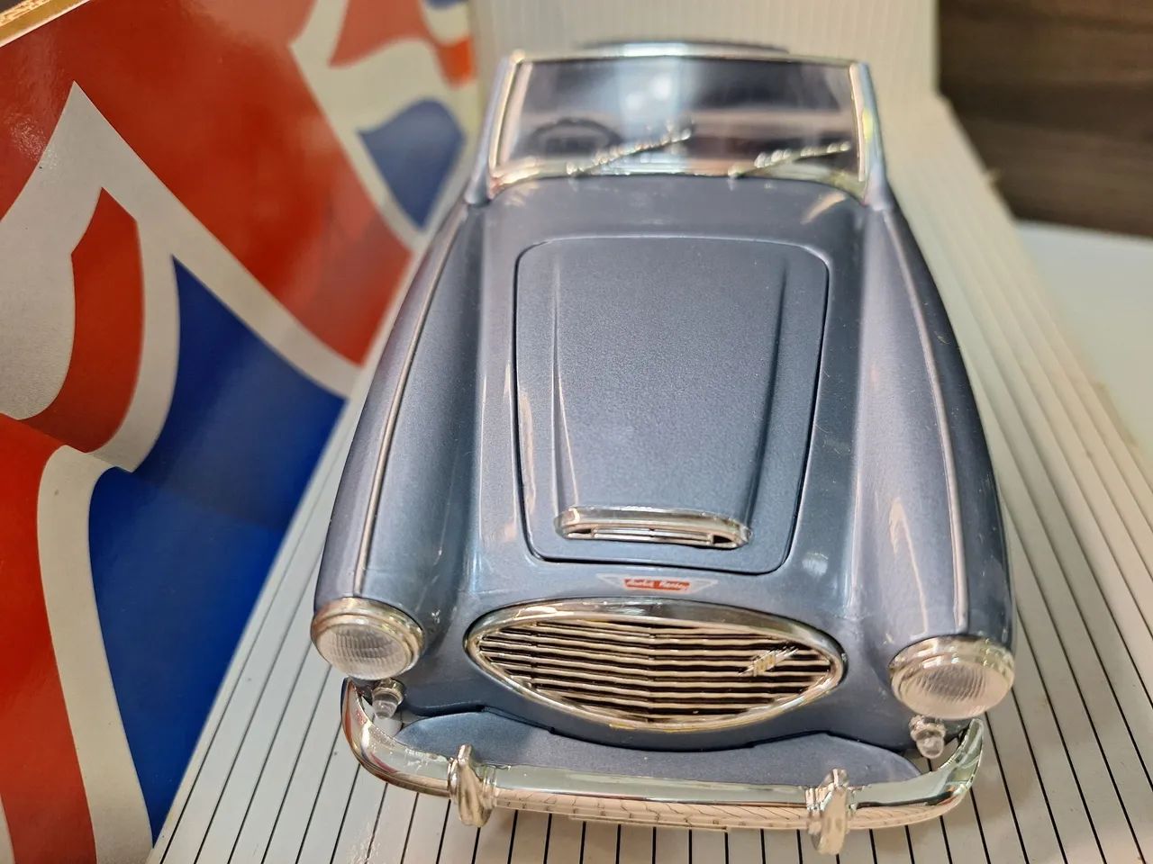 Na caixa, 1:18,  Austin-Healey 100-Six (1956) - Foto 3