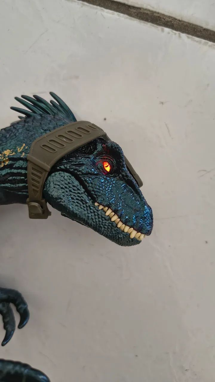 Dinossauro indoraptor da Mattel.  - Foto 4