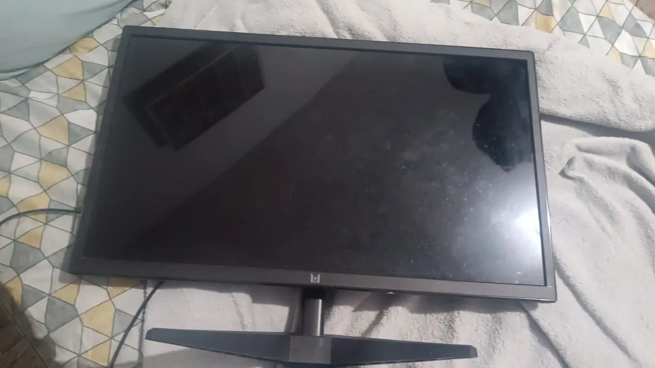 Monitor de computador 32 polegadas com defeito 