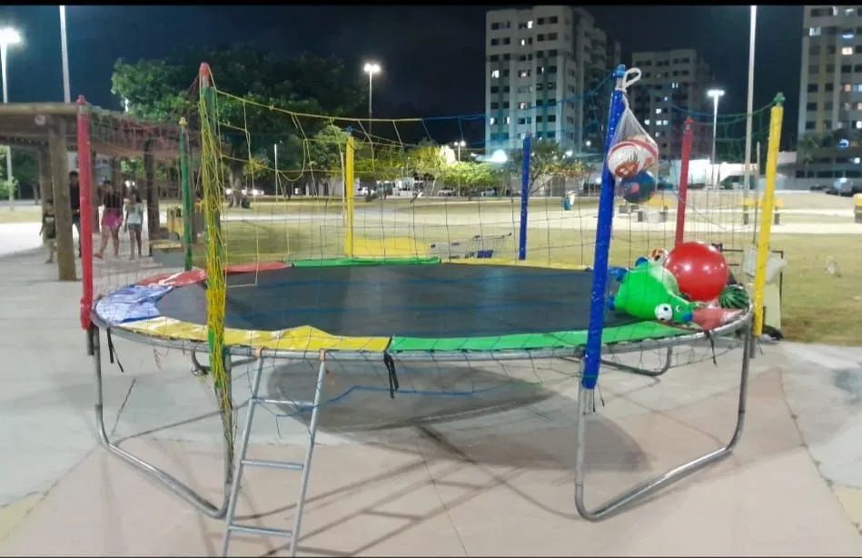 Cama elástica conservada de 4,27 - Foto 4