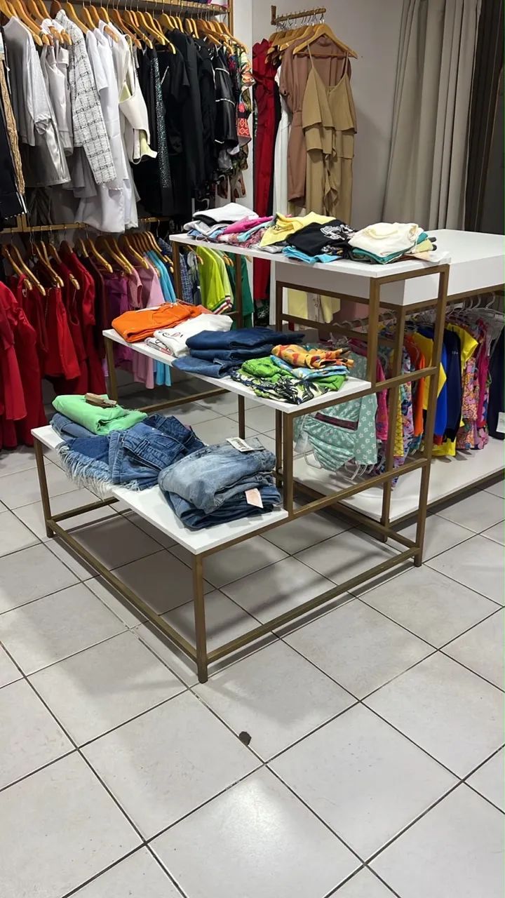 Escada Expositora + Centro de loja - Foto 2