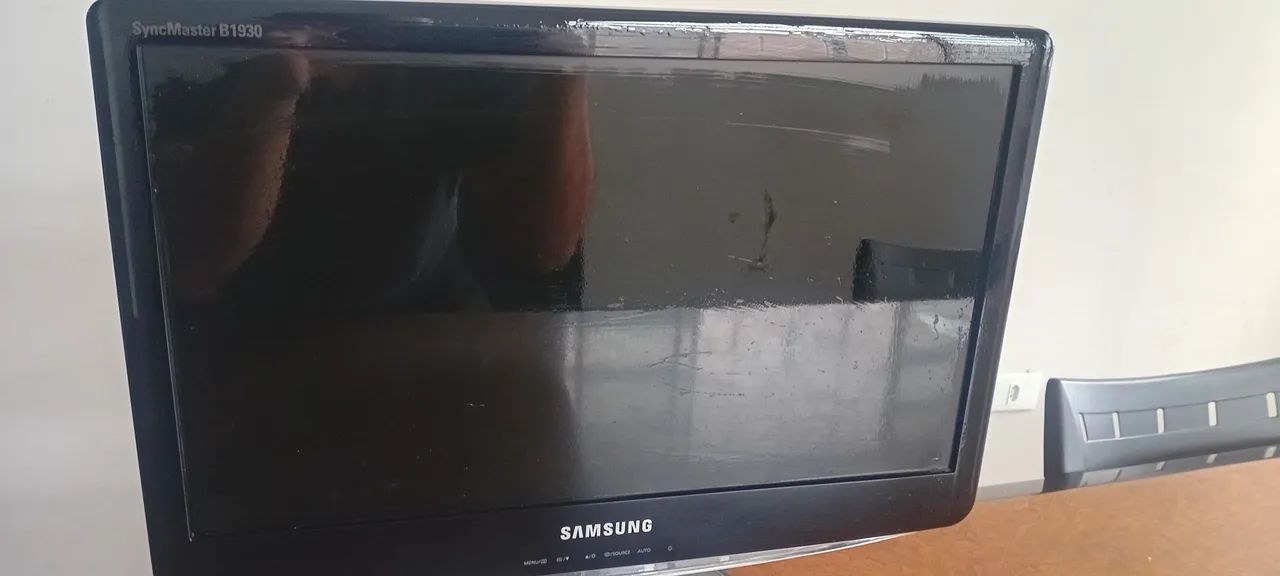 Monitor samsung  modelo b1930n syncmaster b1930 - Foto 4