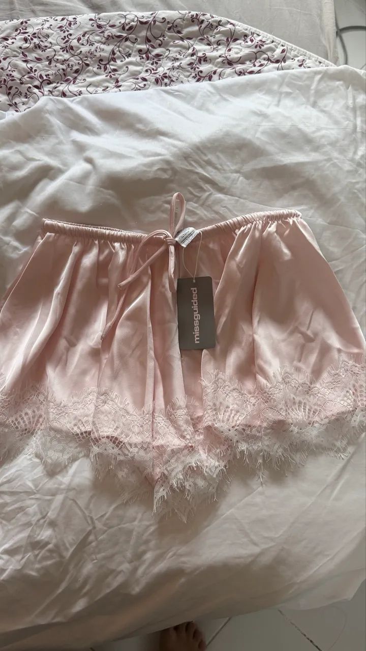 short missguided cetim e renda rosa - Foto 2