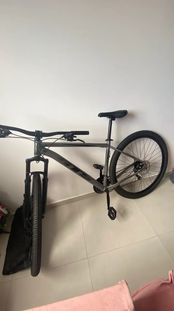 Bicicleta Aro 29 Quadro Aluminio Freio Disco com capa de chuva