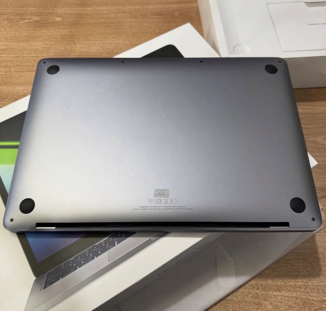 MacBook Pro 2020 13.3 8GB - 256GB SSD - Notebooks - Centro, São