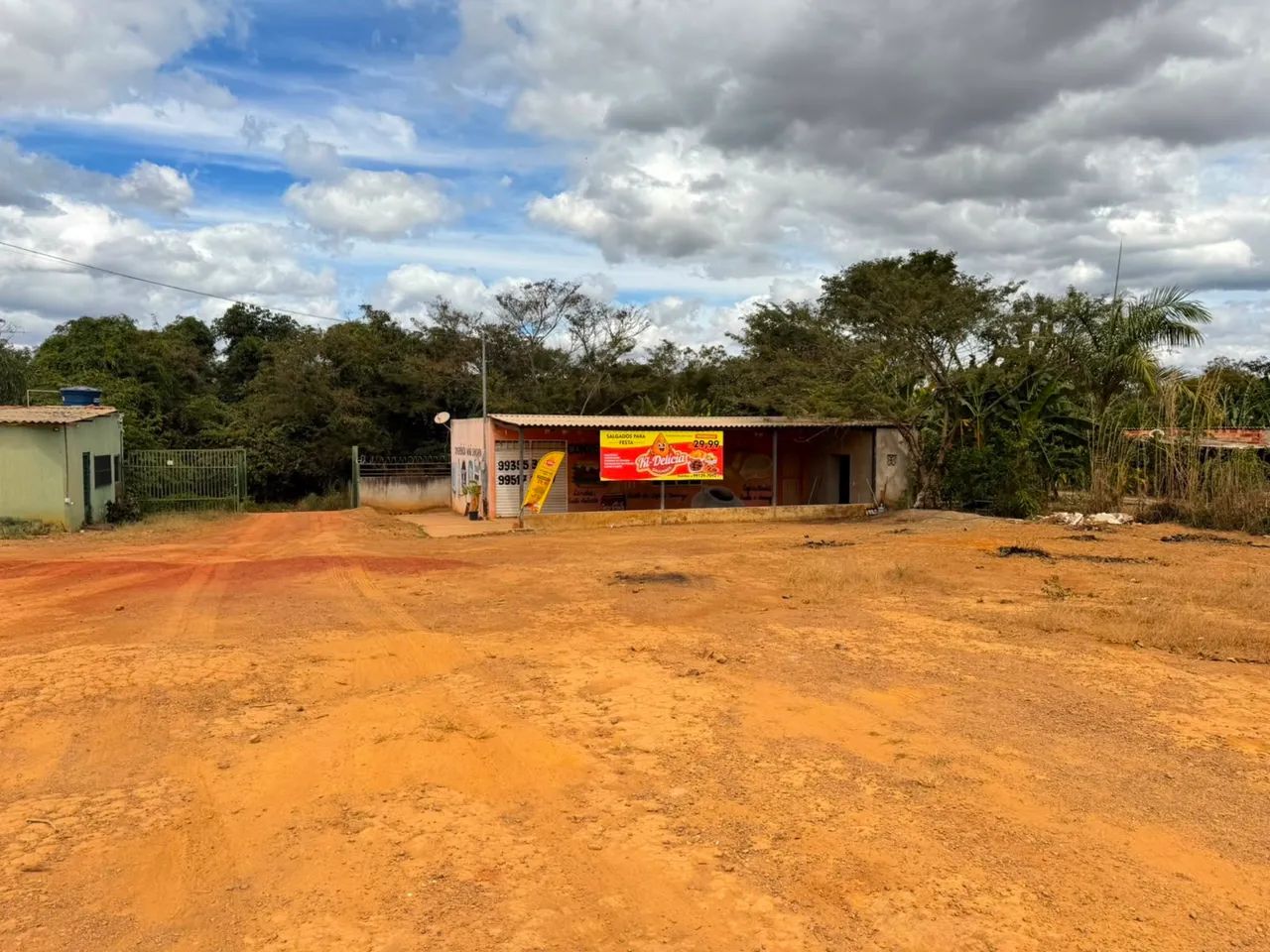     Lote Comercial 1.250 m² no Lago Corumbá com Construção - Foto 2