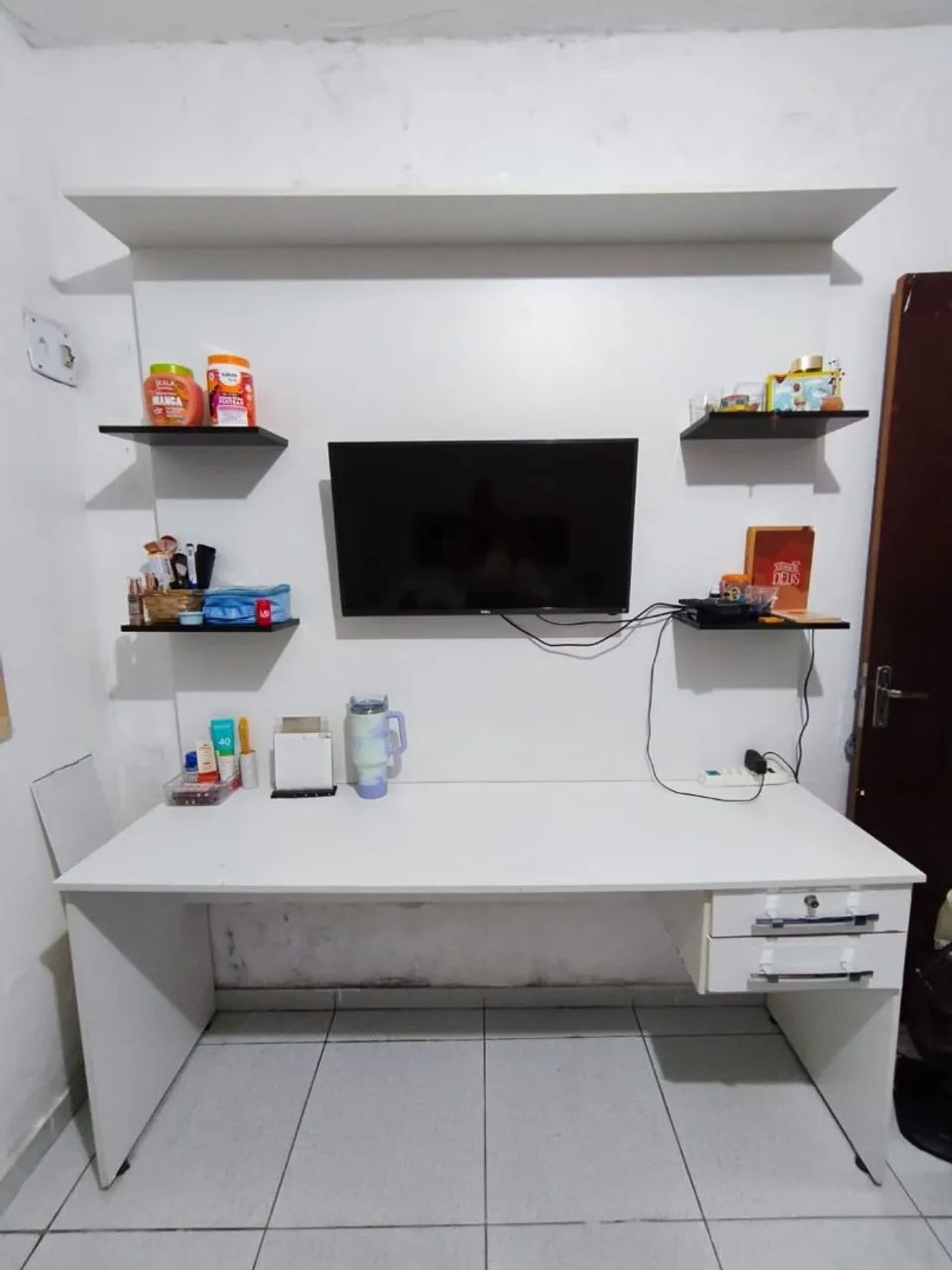 Escrivaninha + painel