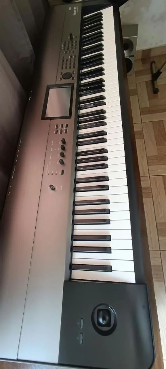 Korg Krome Ex 88 Workstation.