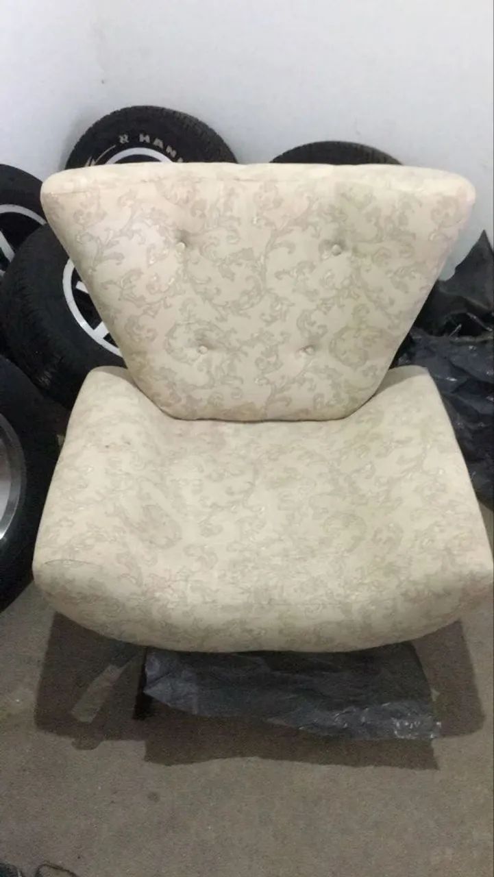Vendo 2 cadeiras decorativas - Foto 3