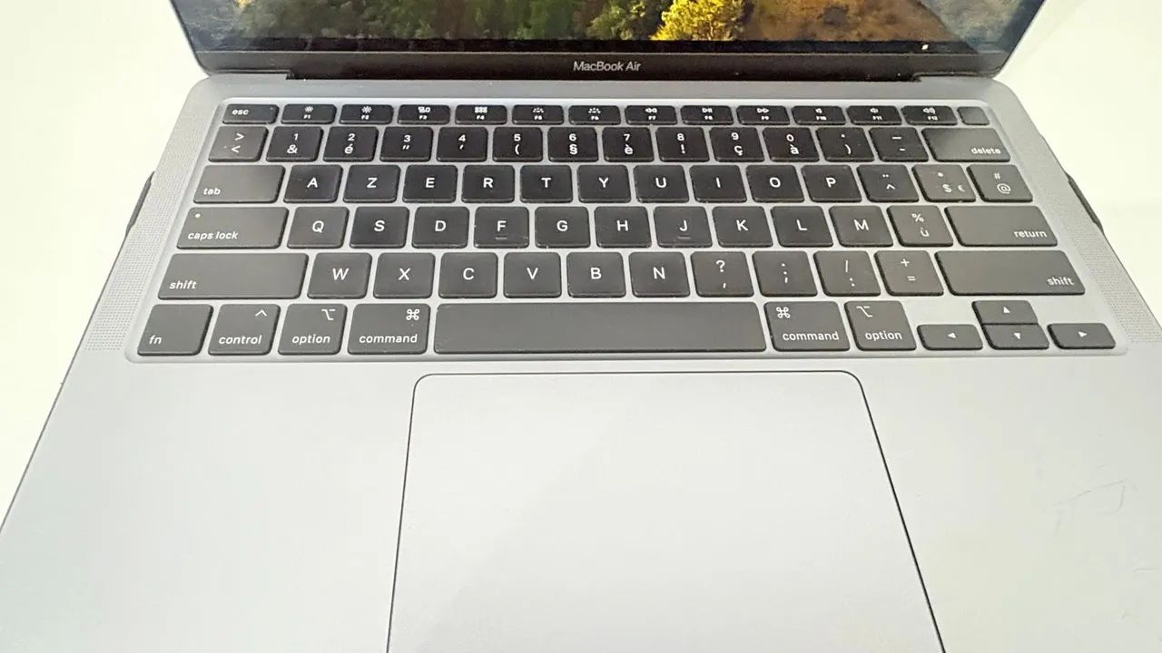 VENDO MACBOOK M1 - Foto 4