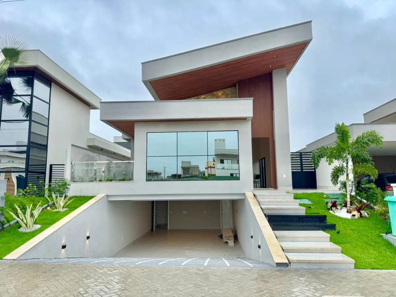 Casa com subsolo na cidade alpha, 03 quartos 