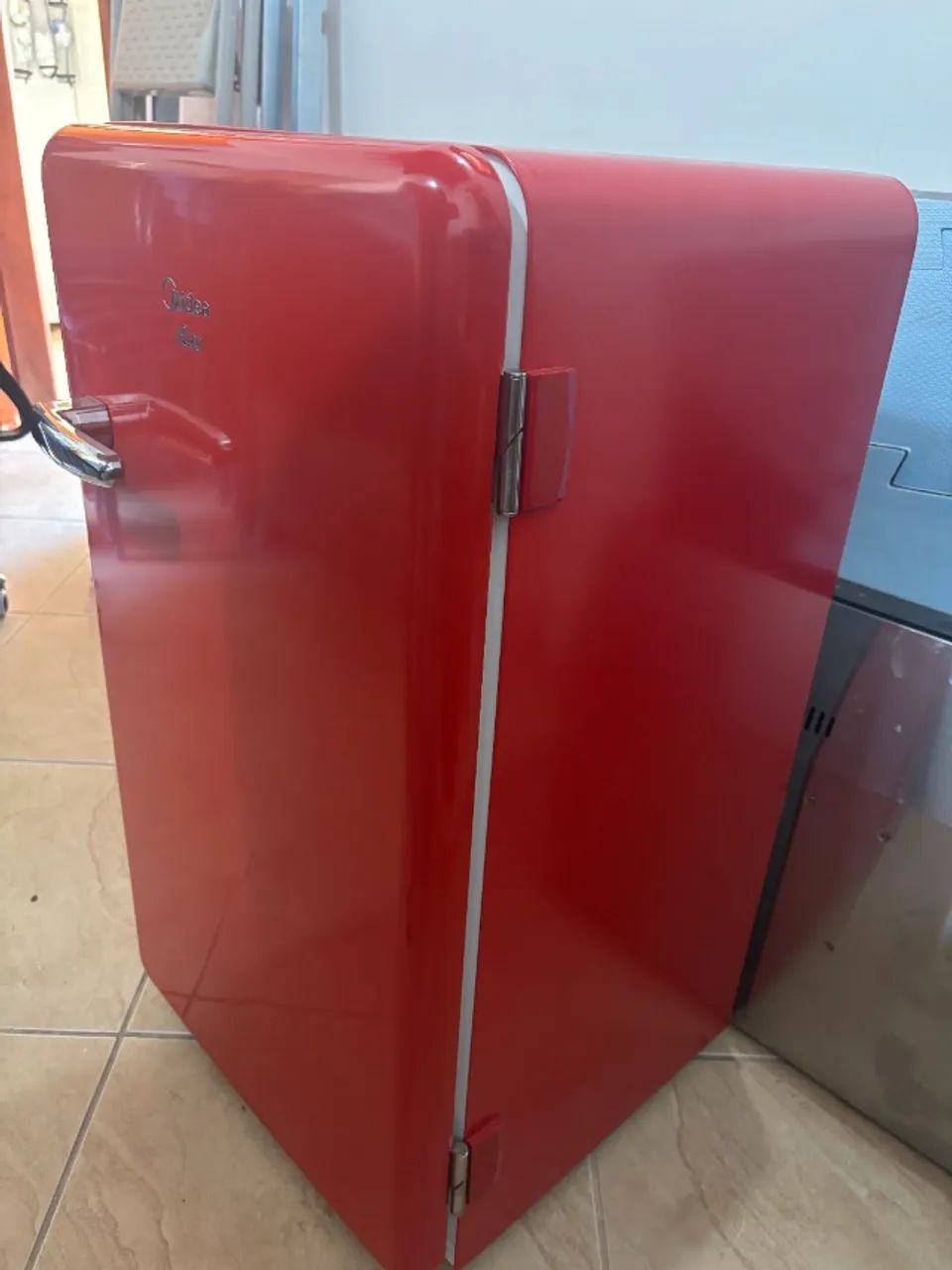 Frigobar Retrô Vermelho Rubi Midea 95 Litros 220V - Foto 3